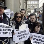 2007-12-29 - Leonardo loan protest